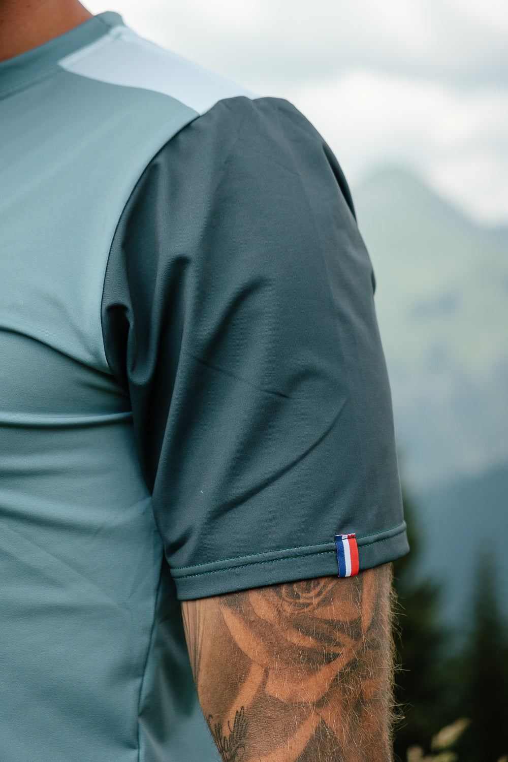 Maillot VTT homme RELIEF Équipements manches courtes vert Maillot VTT homme RELIEF Équipements manches courtes vert fabriqué en France