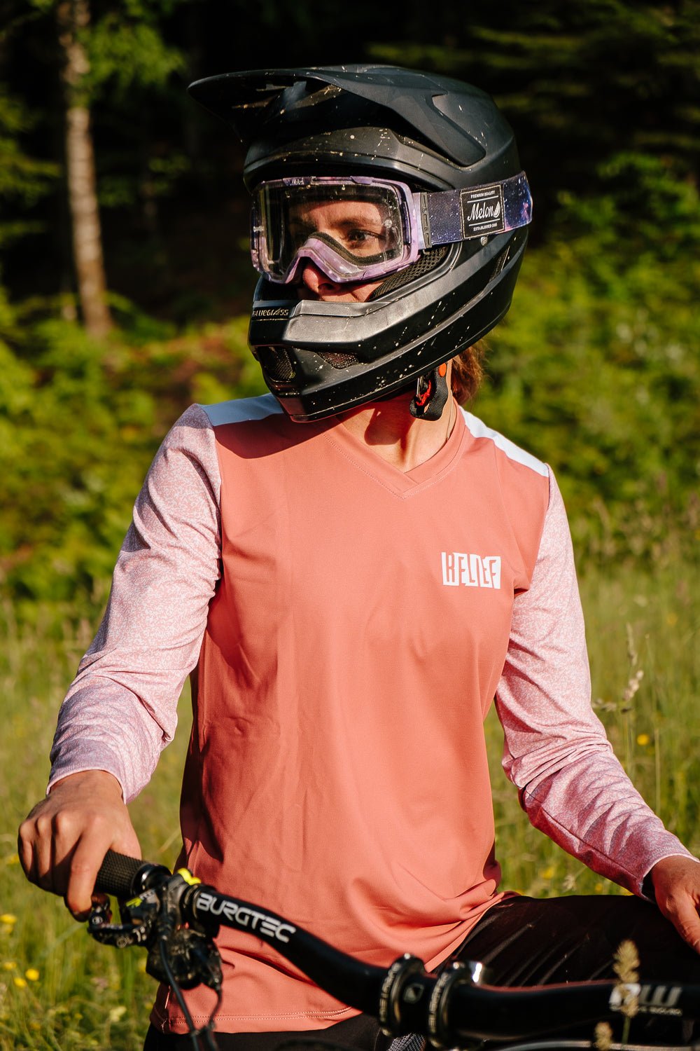 Maillot VTT femme manches longues terracotta Maillot VTT femme manches longues terracotta de face