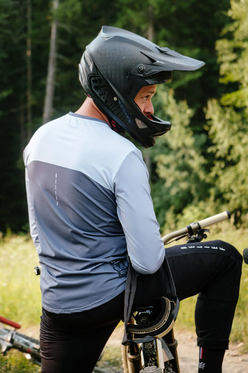 maillot VTT gris foncé manches longues par RELIEF Équipements