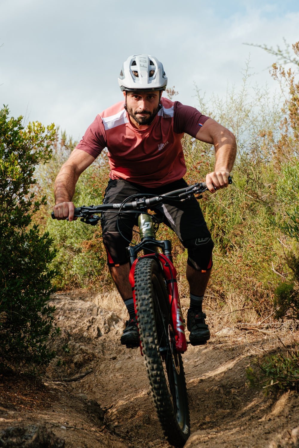 Maillot VTT Manches Courtes | Calade Essentiel Rouge Pastel - VTT - RELIEF Equipements - Maillot VTT Manches Courtes | Calade Essentiel Rouge Pastel - VTT - RELIEF Equipements - short pour vtt enduro