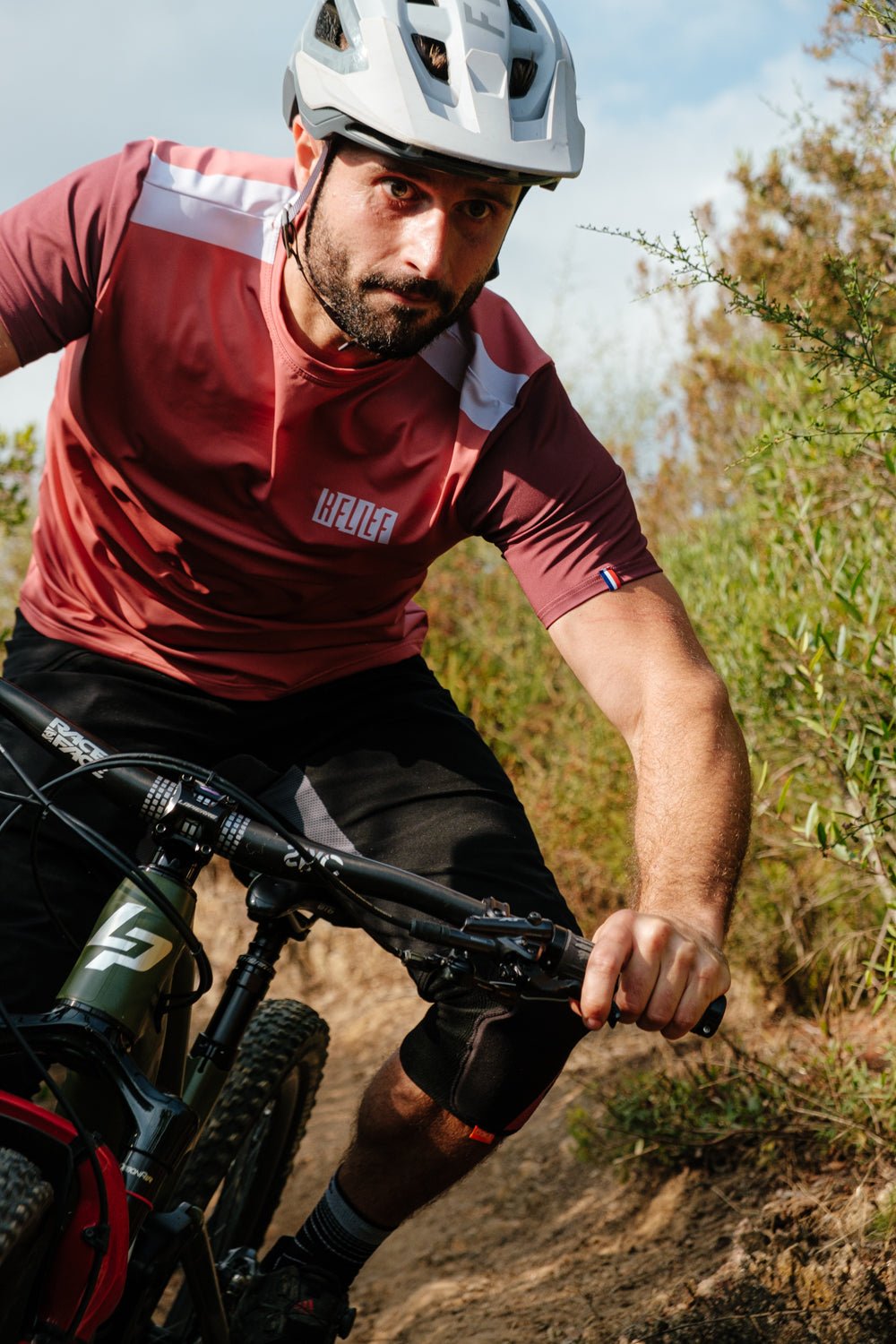 Maillot VTT Manches Courtes | Calade Essentiel Rouge Pastel - VTT - RELIEF Equipements - tenue vtt enduro