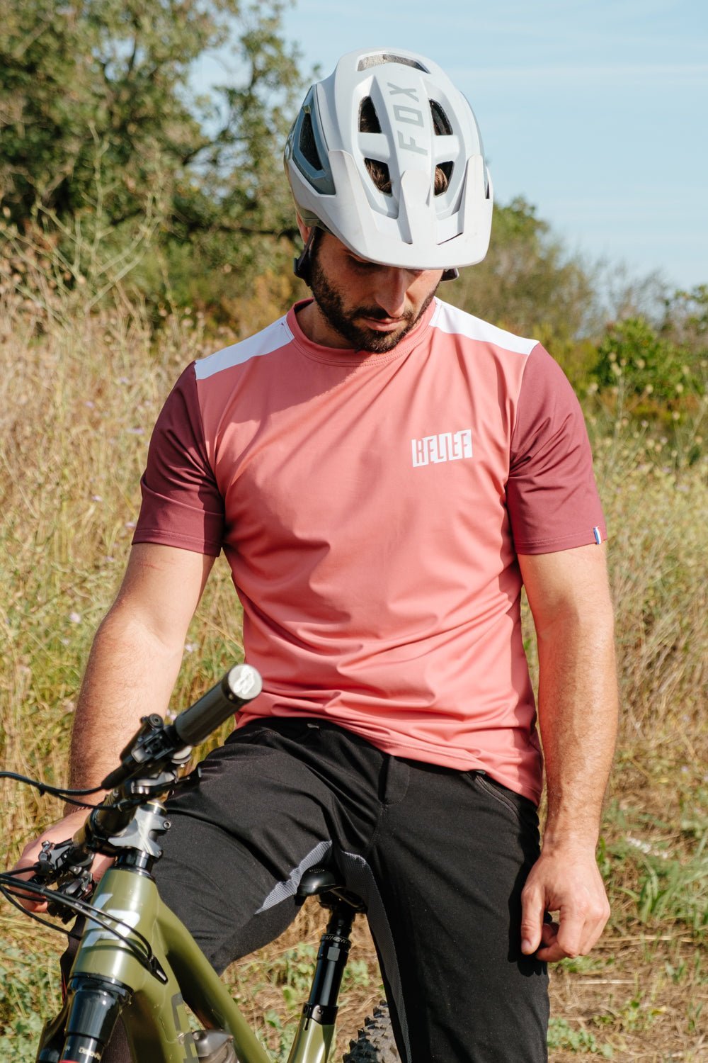 Maillot VTT Manches Courtes | Calade Essentiel - VTT - RELIEF Equipements - Maillot VTT Manches Courtes | Calade Essentiel - VTT - RELIEF Equipements - PACK Court Gris ou Rouge RELIEF Equipements