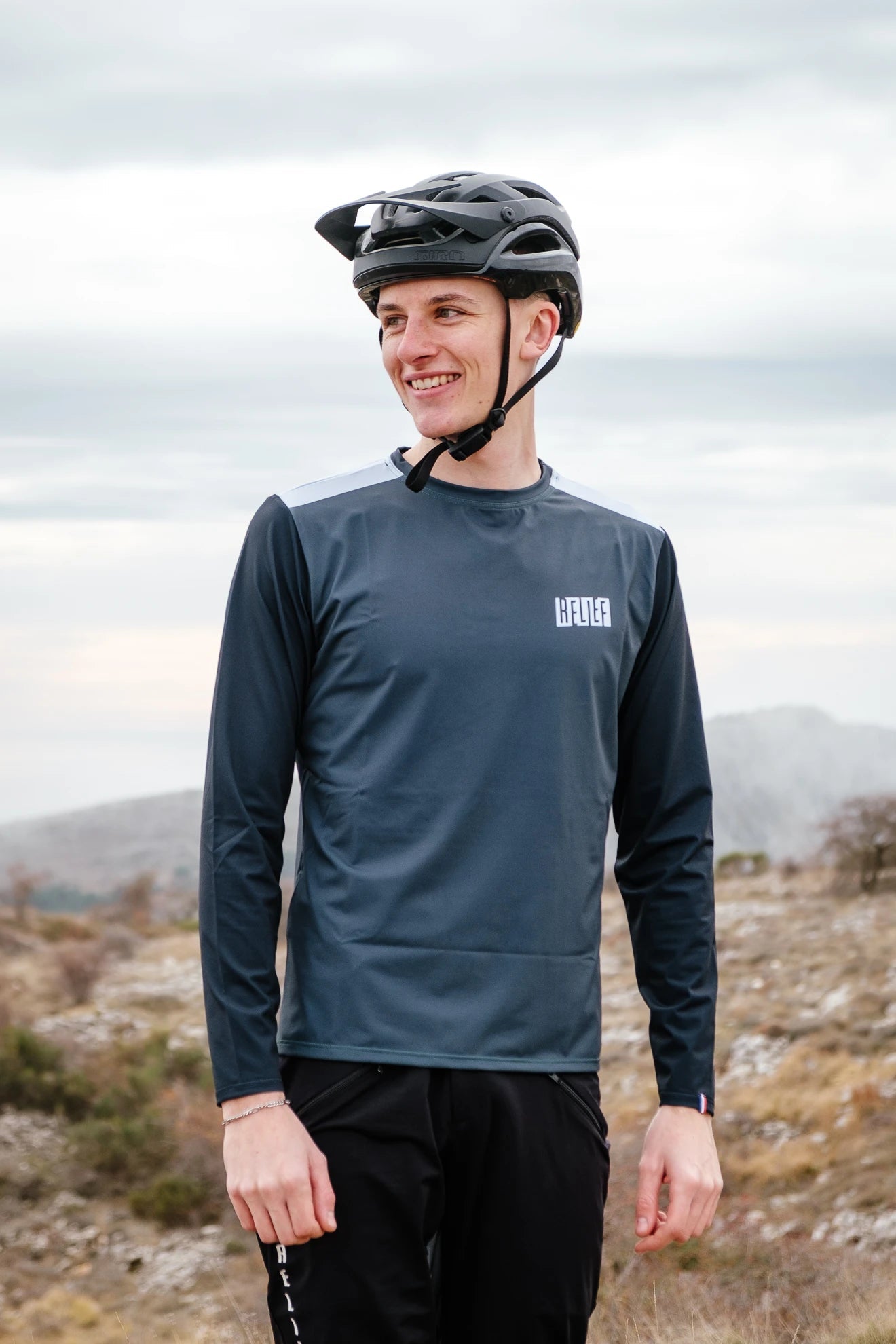 Maillot VTT Manches Longues | Calade Essentiel Vert Anglais - VTT - RELIEF Equipements - Maillot VTT Manches Longues | Calade Essentiel Vert Anglais - RELIEF Equipements